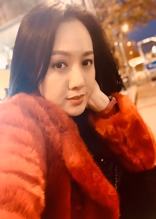 Trong những năm qua, Hoài Anh sống kín tiếng.