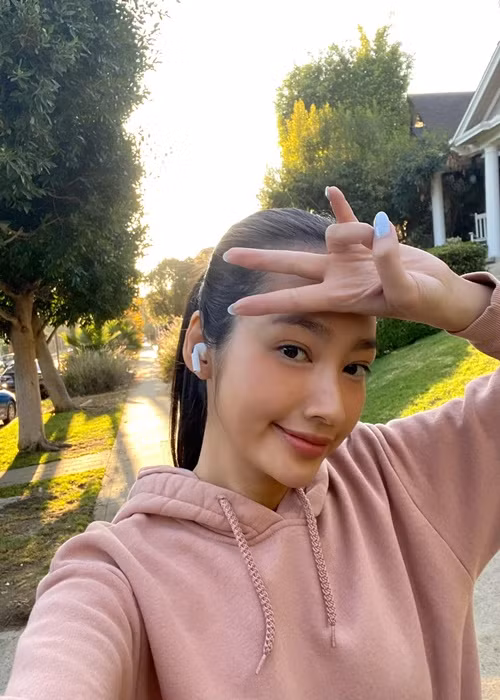 Thời gian qua, người đẹp không chia sẻ hình ảnh bên John Từ trên trang cá nhân. Ảnh: FB Trúc Diễm