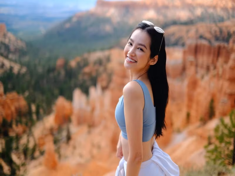 Vợ chồng Trúc Diễm sang Mỹ định cư vào cuối tháng 6/2021. Ở xứ người, Trúc Diễm vẫn hoạt động nghệ thuật. Ảnh: FB Trúc Diễm