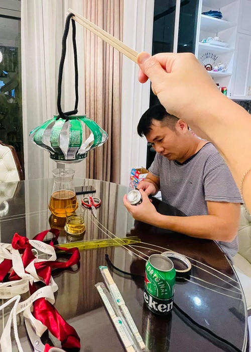 Theo Phụ nữ Việt Nam, chồng sắp cưới của Vân Hugo là doanh nhân có kinh nghiệm trong ngành giáo dục.