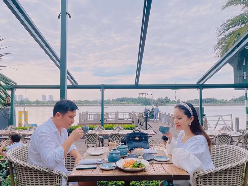 Vân Hugo từng dự định làm đám cưới trong năm 2020 nhưng phải hoãn lại vì COVID-19.