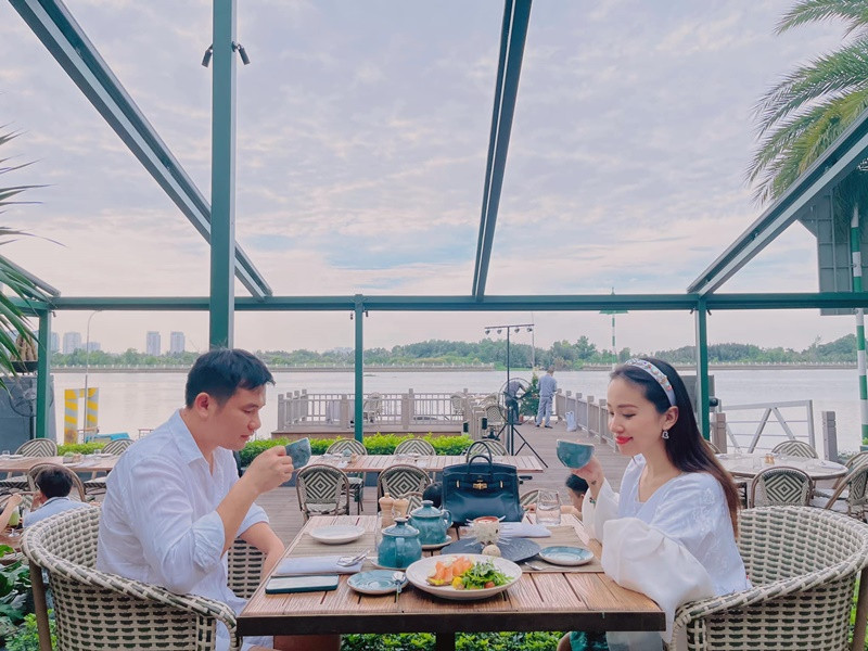 Vân Hugo từng dự định làm đám cưới trong năm 2020 nhưng phải hoãn lại vì COVID-19.