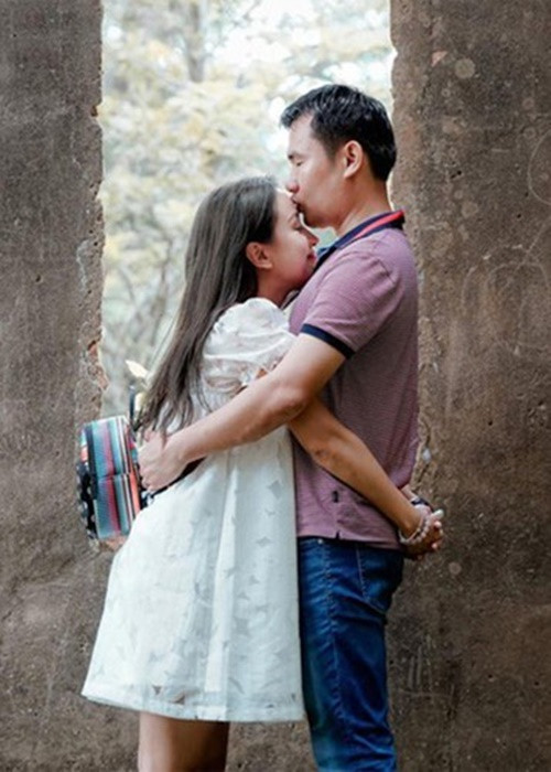 Nữ MC sinh năm 1985 cho biết, nửa kia dù là người đến sau nhưng rất yêu thương, hiểu và tôn trọng cô.