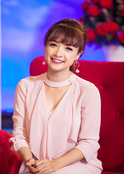 Trong cuộc phỏng vấn với Dân Trí mới đây, Lê Bê La xác nhận cuộc hôn nhân đầu tiên tan vỡ từ 5 năm trước cũng như việc tái hôn diễn ra cách đây 2 năm. Ảnh: Sức khỏe và đời sống