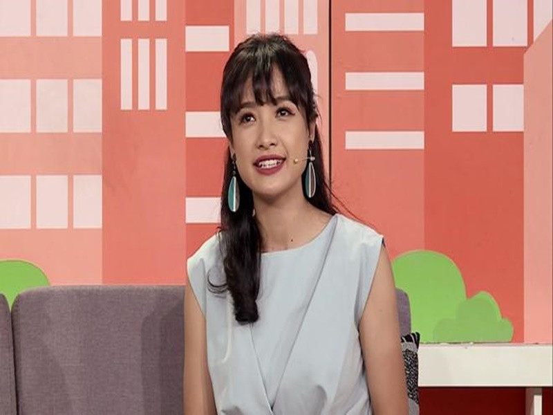 Nữ diễn viên không quay lại với người cũ. "Người yêu cũ mình đã yêu rồi, trải qua rồi, giống như kiểu không ai đọc lại cuốn tiểu thuyết cả vì nó rất nhàm chán, không còn mới mẻ để mình khám phá. Tuy nhiên, quan trọng nhất vẫn là lúc anh ta ra đi như thế nào. Nếu ra đi đừng gây sát thương, gây tổn hại về tinh thần nhiều quá thì sẽ suy nghĩ lại. Còn chuyện đã gây tổn thương, khóc than vật vã, đau khổ nên quay lại lỡ như tiếp tục thì sao", Lê Bê La nêu quan điểm. Ảnh: Sức khỏe và đời sống