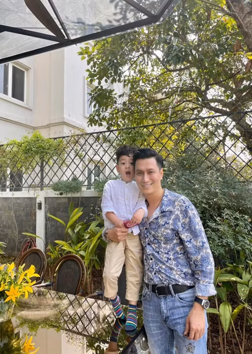 Trở lại cuộc sống độc thân, Việt Anh dành nhiều thời gian cho công việc diễn xuất, kinh doanh. Ảnh: FB Việt Anh