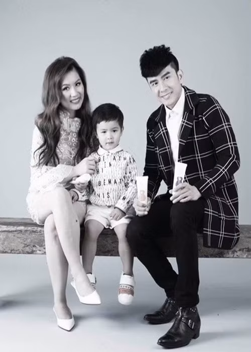 Sau khi Thủy Tiên thông báo chuyện ly hôn, Đan Trường bày tỏ, anh không muốn chuyện riêng tư của mình làm phiền khán giả. “Đan Trường mong mọi người đừng quá bận lòng về chuyện của mình”, Đan Trường nói. Ảnh: FB Thủy Tiên