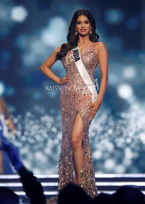 Ngoài Kim Duyên, mỹ nhân đến từ Ấn Độ cũng ghi điểm ở phần thi trình diễn trang phục dạ hội. Ảnh: Missosology