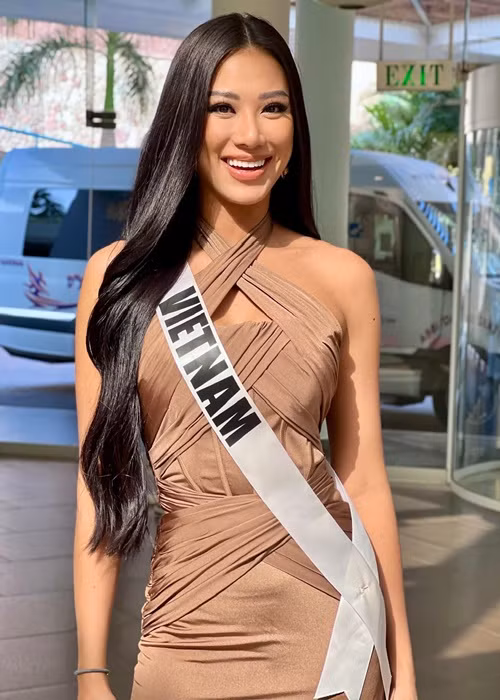 Mới đây, Á hậu Kim Duyên thi phỏng vấn kín - phần thi quan trọng tại cuộc thi Miss Universe 2021 - Hoa hậu Hoàn vũ Thế giới 2021. Ảnh: FB Kim Duyên