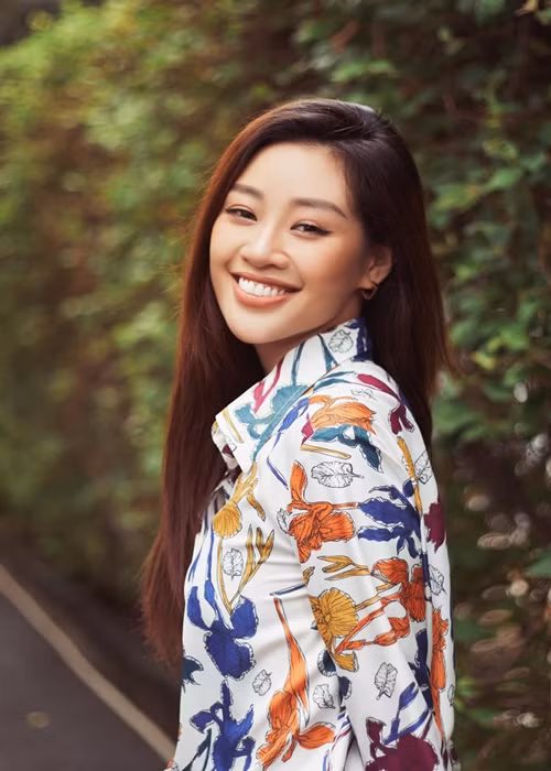 Để xác minh lại thông tin từ N là hoàn toàn sai sự thật, Khánh Vân cùng tổ chức Hoa hậu Hoàn vũ Việt Nam đã có buổi gặp gỡ và làm việc cùng thầy hiệu trưởng Thái Văn Châu (Thầy hiệu trưởng trường THCS Ngô Quyền nhiệm kỳ 2009 – 2016), cùng một số bạn học cũ cùng lớp, cùng khóa thời điểm đó.