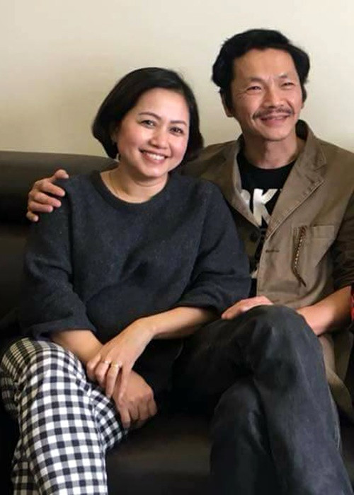 Tháng 12/2014, kỷ niệm ngày cưới, chị Minh Hiếu chia sẻ: "17 năm: Thời gian trôi qua không dài nhưng cũng chẳng quá ngắn để cảm nhận mọi hỷ nộ ái ố. Cảm ơn người ấy đã luôn nắm tay tôi cùng trải qua bao biến cố thăng trầm của cuộc sống. Quyết định vào ngày này cách đây 17 năm là quyết định đúng đắn nhất đời tôi!". Ảnh: Vietnamnet