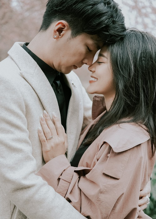 Phi Hùng - Trần Yến diễn cảnh tình tứ trong bộ ảnh mới. Ảnh: FB Nguyễn Vũ