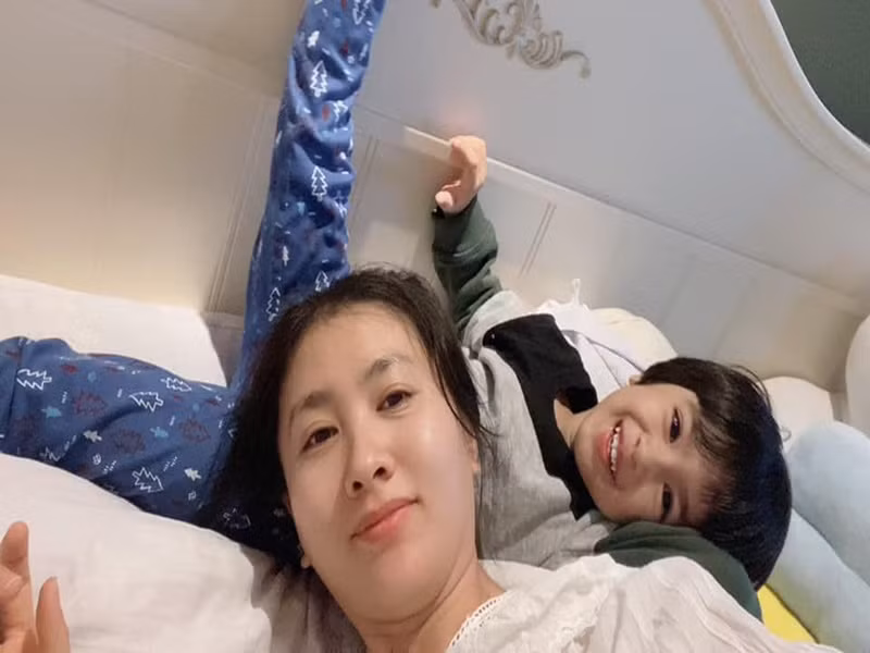 Khi mang bầu, Nguyệt Ánh vẫn duy trì khối lượng công việc lớn. Sau đó, cô phát hiện bản thân bị xuất huyết nên phải dừng làm việc. Ảnh: FB Nguyệt Ánh