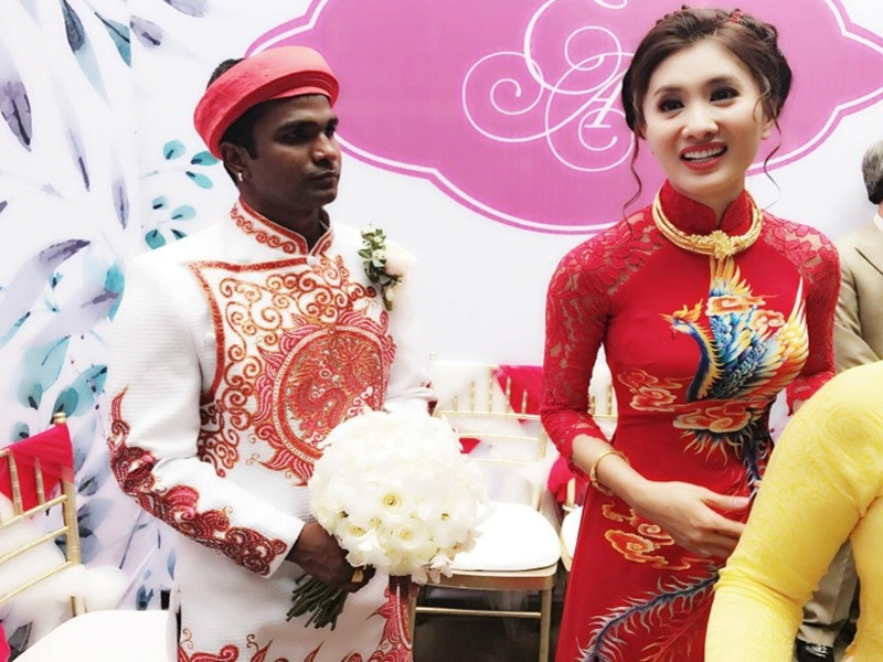 Diễn viên Nguyệt Ánh cũng lấy chồng Ấn Độ. Năm 2017, nữ diễn viên lên xe hoa với giáo viên yoga Kilaparthy Eswar Rao. Ảnh: Dân Việt