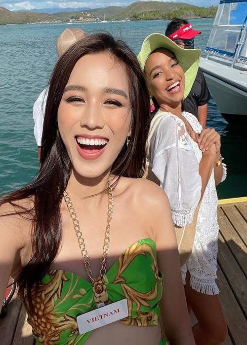 Đỗ Thị Hà ghi điểm nhờ nụ cười rạng rỡ.