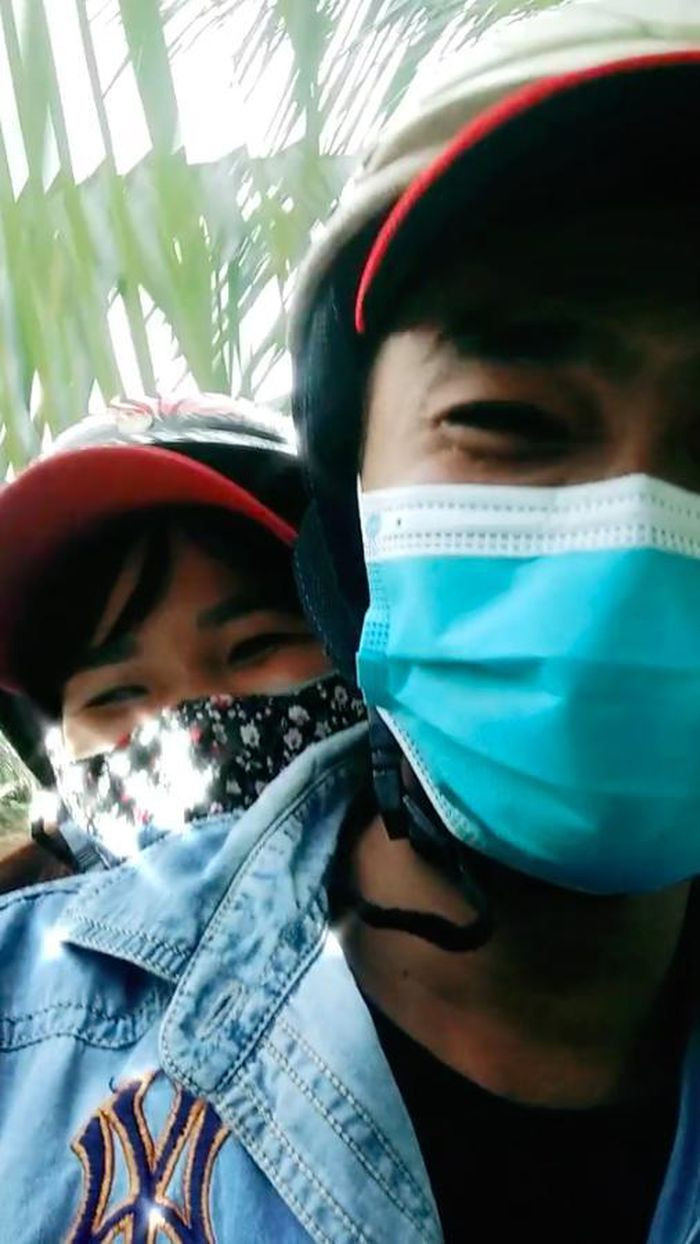 Cap vo chong cho nhau di ly hon ma cuoi hip mat nhu di huong trang mat