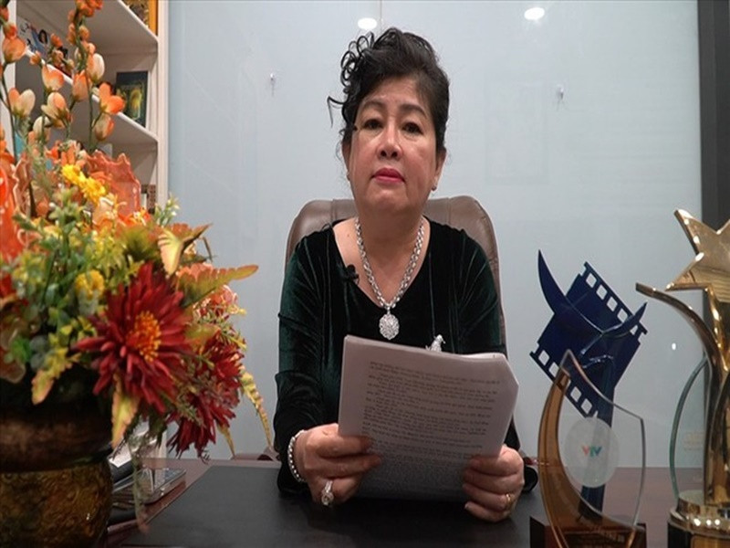 Nói về bức tâm thư của Trúc Anh, bà Dung Bình Dương cho rằng nữ diễn viên xúc phạm bà khi nói rằng có hiểu lầm do khoảng cách thế hệ cũng như Trúc Anh không nhắc tới vấn đề nghiêm trọng nhất là vi phạm hợp đồng trong tâm thư. Ảnh: Lao động