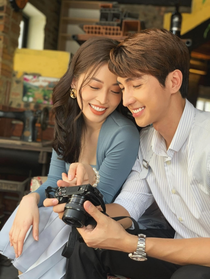 Để tình cảm luôn bền vững, cặp đôi nổi tiếng coi nhau như bạn đồng hành, luôn sẻ chia mọi vấn đề trong cuộc sống và luôn hỏi ý kiến nhau trước những quyết định. Bình An ngày càng phát triển trong công việc diễn xuất khi tham gia loạt phim truyền hình ăn khách như Những cô gái trong thành phố, Mối tình đầu của tôi, Yêu hơn cả bầu trời, 11 tháng 5 ngày, Mặt nạ gương...Phương Nga cũng thử sức với công việc MC và từng có thời gian dẫn dắt chương trình Cafe sáng trên VTV3. Mới đây, Phương Nga gây bất ngờ khi thông báo sẽ học thêm văn bằng 2 chuyên ngành Truyền thông tại ĐH Công nghệ Swinburne VietNam.