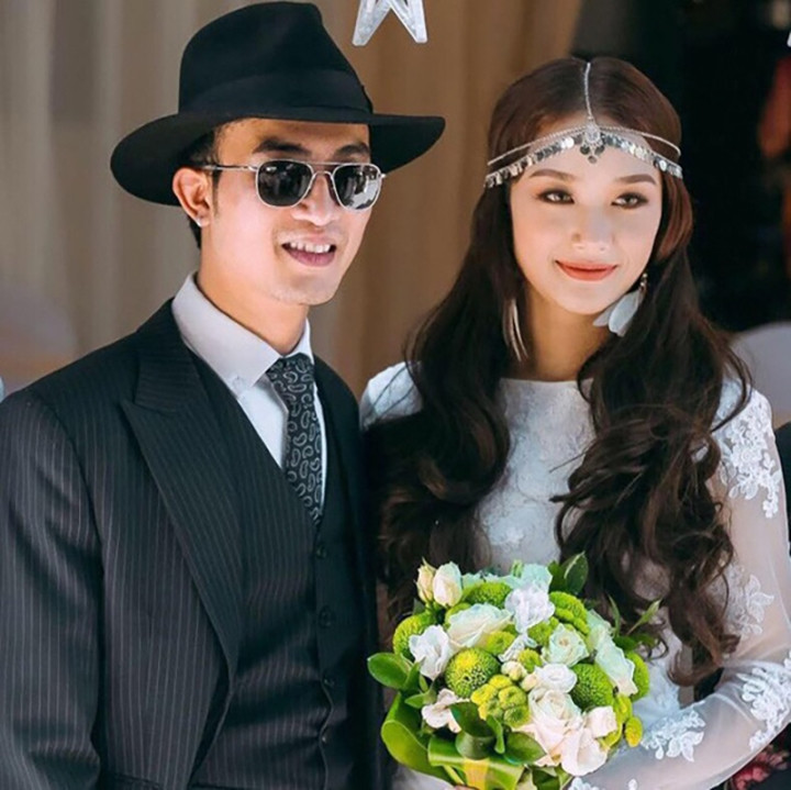 Doãn Quốc Đam nổi lên thành "nam thần" màn ảnh Việt nhờ những vai diễn ấn tượng trong loạt phim Lặng yên dưới vực sâu, Quỳnh búp bê, Mê cung, Hướng dương ngược nắng, Phố trong làng... Khác với bạn bè đồng nghiệp, Doãn Quốc Đam khá kín tiếng về cuộc sống riêng tư, ngay cả chuyện lập gia đình.