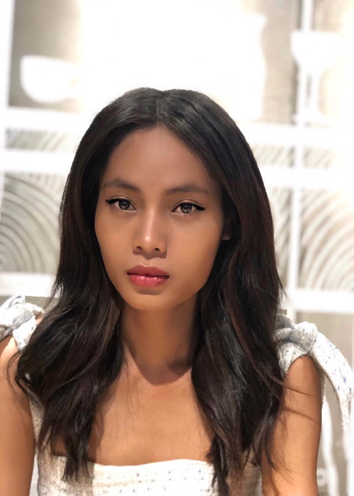 Kim Sang luôn tự nhủ sẽ cố gắng hết sức để giúp gia đình không còn lam lũ. “Sang muốn mình chính là tờ vé số trúng của ba mẹ”, nữ người mẫu trải lòng.