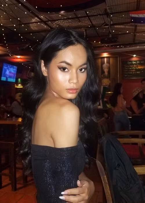 Khi bạn trai của Kim Sang về Việt Nam, cả hai đi Phú Quốc, ngồi tâm tình rồi ôm nhau khóc vì đồng cảm với nỗi buồn của nhau. Tuy nhiên, cuối cùng, Kim Sang và người yêu vẫn chia tay. Người đề nghị chấm dứt chuyện tình cảm là bạn trai của cô.