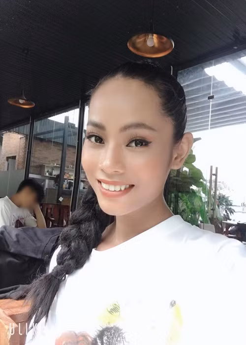 Kim Sang từng yêu một chàng trai Việt kiều Đức. Nữ người mẫu chia sẻ trên Vietnamnet, cô bất ngờ khi được một người đẹp trai, ấm áp thích, yêu con người thật của cô. Thời mới quen, cả hai gọi điện nói chuyện mười mấy tiếng mỗi ngày.