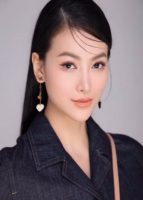 “Cảm ơn Thùy Tiên vì đã giúp Việt Nam chiến thắng và mang vương miện quốc tế trở về. Khánh rất tự hào vì điều đó”, Phương Khánh cho hay.