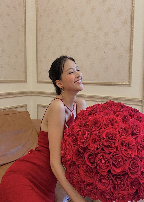 Sau 3 năm đăng quang, Phương Khánh đẹp mặn mà hơn.