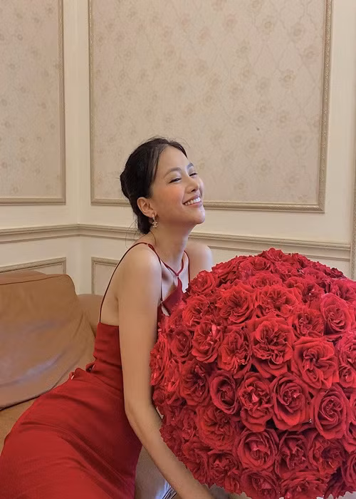 Sau 3 năm đăng quang, Phương Khánh đẹp mặn mà hơn.