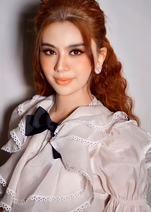 Vào thời điểm chia tay Phi Hùng, Lâm Khánh Chi mắc COVID-19. Ảnh: FB Lâm Khánh Chi