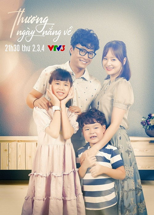 Hồng Đăng đóng vai Đức trong "Thương ngày nắng về". Với dự án này, anh để tóc xoăn.