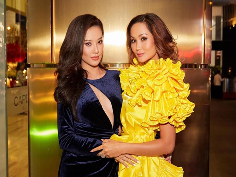 Nàng hoa hậu viết: “Vào đêm bán kết Duyên thật sự được chú ý, em ấy vô cùng năng lượng và tự tin. Có thể em ấy trong đêm bán kết đã mang đúng chất con người của em ấy lên sân khấu. Ở ngoài thì hầu như bạn ấy được khen về sự niềm nở, thân thiện và kết nối với tất cả mọi người. Thế nên chỉ còn chờ may mắn, tự tin và sự tỏa sáng của em ấy ở trên sân khấu của đêm chung kết nữa thôi thì Hen nghĩ... Mọi người hiểu ý Hen chứ ạ. Cùng gửi lời chúc may mắn đến đại diện Việt Nam nhé". Ảnh: An ninh thủ đô