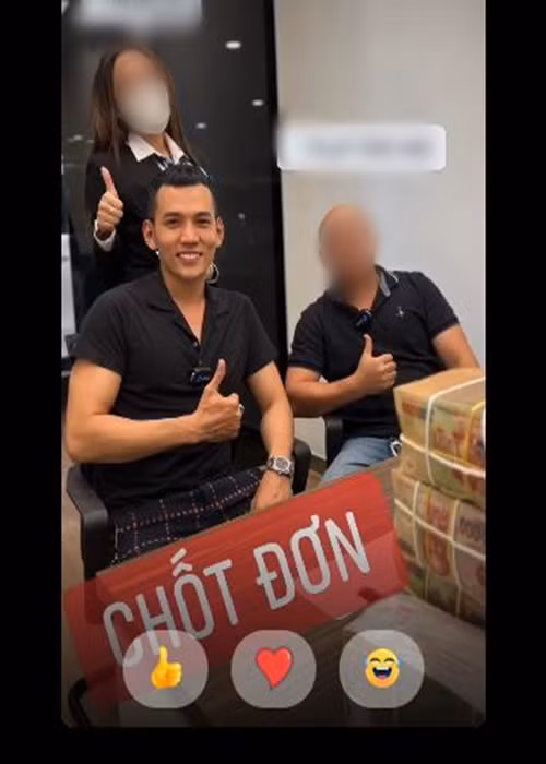 Bạn trai của Phương Trinh Jolie khoe chốt đơn siêu xe. Ảnh chụp màn hình