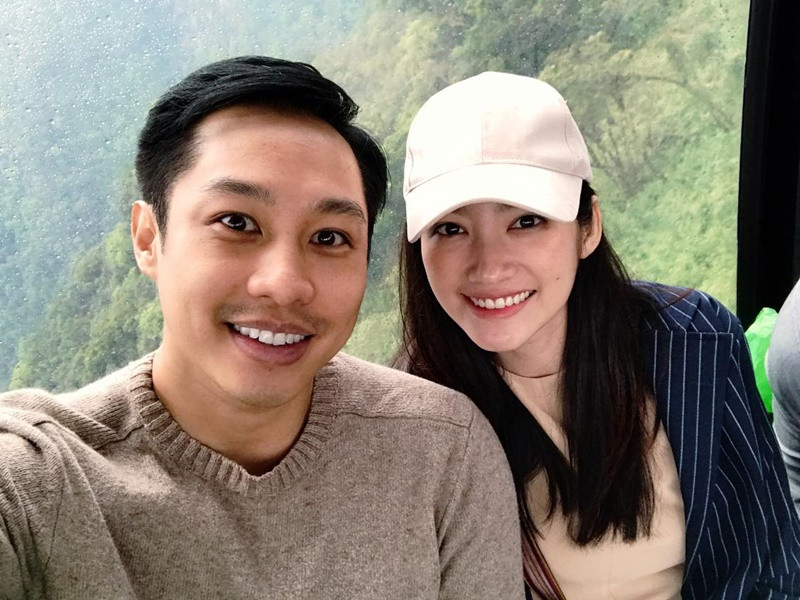 Trúc Diễm chia sẻ, ông xã thuộc tuýp người thích hành động thay vì nói lời ngọt ngào như nắm tay Trúc Diễm mỗi khi ngoài đường, đồng ý cho vợ nuôi hai chú chó làm bạn dù bị dị ứng với lông chó.