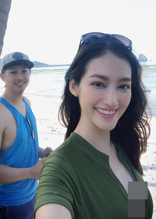 Trúc Diễm và John Từ giữ lửa tình yêu bằng một cái ôm buổi sáng, một tin nhắn hỏi han lúc ban trưa, hay cùng nhau đi chợ vào bếp.