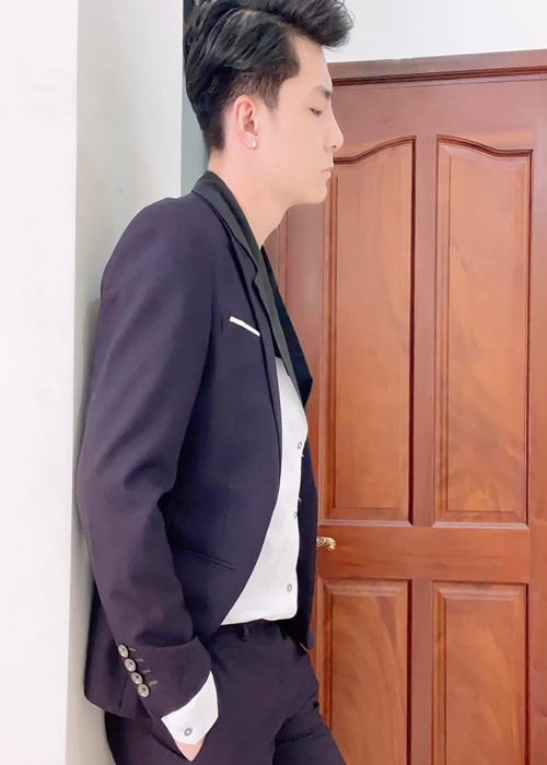 Khi còn gắn bó, Phi Hùng rất chiều chuộng Lâm Khánh Chi. Ảnh: FB Phi Hùng