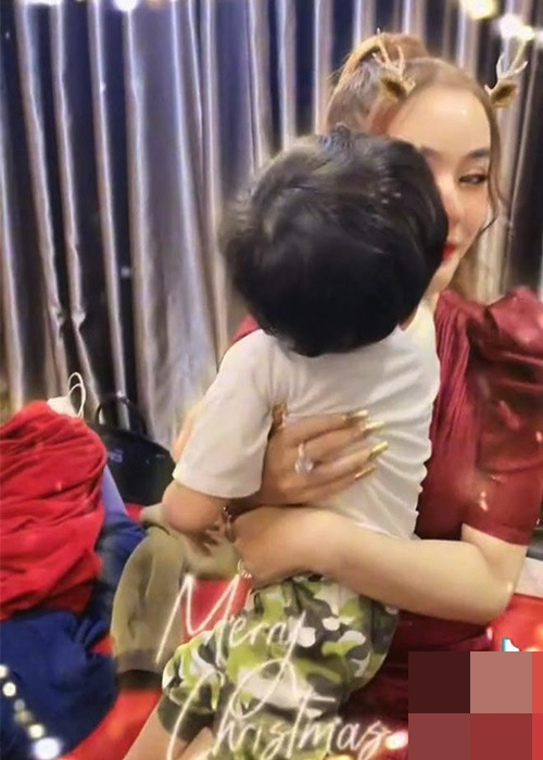 Nữ ca sĩ chưa lên tiếng về lý do hôn nhân tan vỡ. Ảnh: Sức khỏe và đời sống