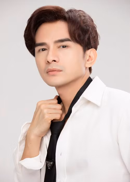 Một số nhãn hàng cho biết, họ lựa chọn Đan Trường vì mức cát sê rất phù hợp, nam ca sĩ rất nhiệt tình, hỗ trợ hết mình, tinh thần trách nhiệm cao và chuyên nghiệp.