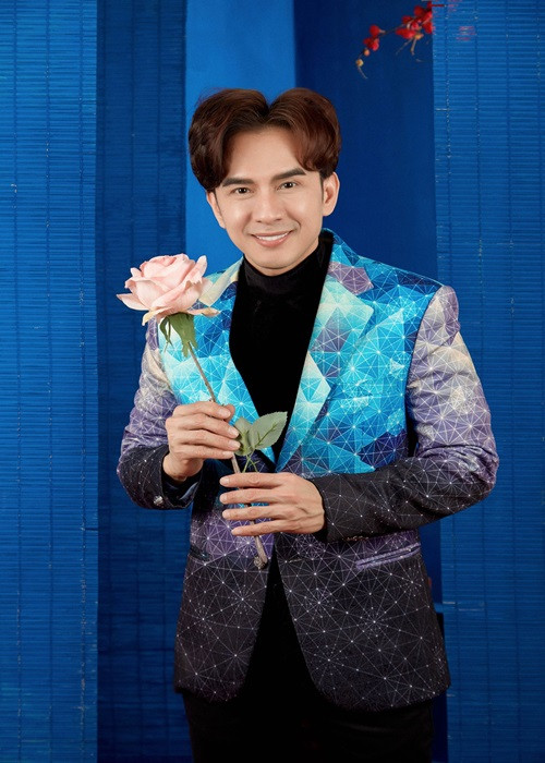 Đan Trường cho biết, anh hiểu mình là người của công chúng nên luôn nhắc nhở bản thân phải cẩn trọng, không vì câu chuyện cát sê mà bất chấp PR hàng kém chất lượng.