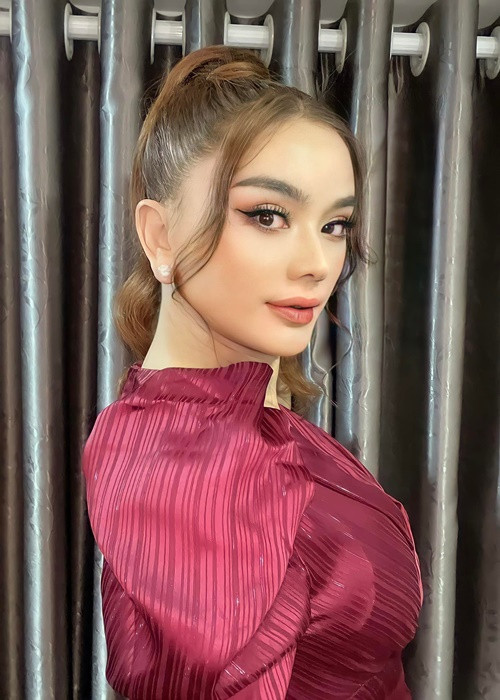 Lâm Khánh Chi đăng status “thả thính” sau khi chia tay chồng trẻ Lam Khanh Chi dang status “tha thinh” sau khi chia tay chong tre