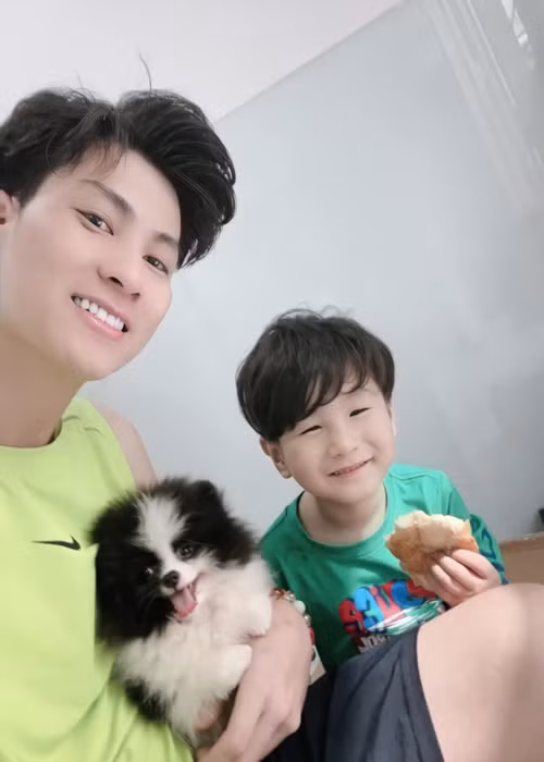 Mới đây, chồng cũ của Lâm Khánh Chi gặp con trai.