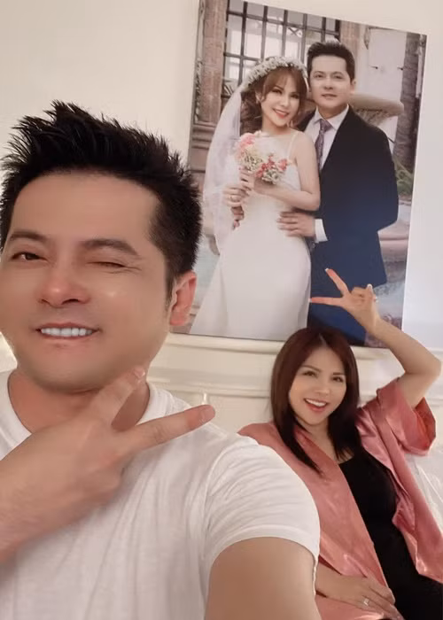 Thắm Bebe phân trần spa chỉ là nơi để làm ăn. Lúc Hoàng Anh không có nơi ở, không có tiền, nhân tiện mùa dịch tiệm đóng cửa, cô cho nam diễn viên vào ở. Ngoài ra, cô chăm sóc các con rất đàng hoàng. Ảnh: FB Thắm Bebe