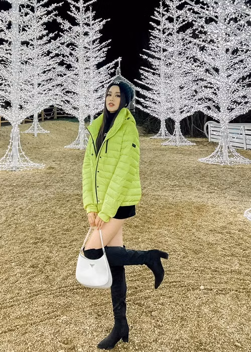 Nàng hoa hậu gốc Thanh Hóa động viên bản thân cố gắng vượt qua COVID-19.