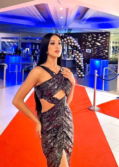 Trong hành trình tham gia cuộc thi, Kim Duyên luôn hòa đồng trong các hoạt động tập thể. Ảnh: FB Kim Duyên