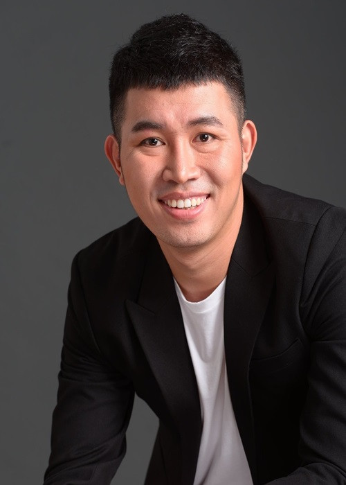 Nam MC chia sẻ trên Nhịp sống Việt: “Tôi đã nghiệm thu việc giúp đỡ chú Thương Tín tầm 1 tuần sau khi chú ấy nhập viện. Sau đó, tôi không còn liên quan gì đến việc này nữa. Nếu muốn lên tiếng, tôi đã lên tiếng từ lâu chứ không phải đợi tới khi chú ấy nhắc tới tên tôi”. Ảnh: FB Phạm Anh