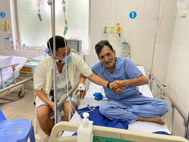 Hồi tháng 2/2021, MC Phạm Anh chia sẻ thông tin diễn viên Thương Tín bị đột quỵ, chưa có người thân bên cạnh. Anh còn đăng tải một số hình ảnh Thương Tín trong bệnh viện. Ảnh: FB Phạm Anh