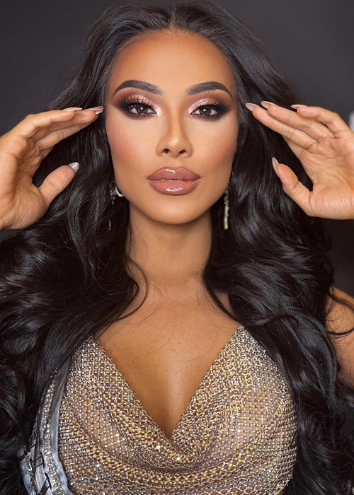 Á hậu Kim Duyên vừa khoe diện mạo mới qua bàn tay của các chuyên gia trang điểm tại cuộc thi Miss Universe 2021 - Hoa hậu Hoàn vũ Thế giới 2021. Ảnh: FB Kim Duyên