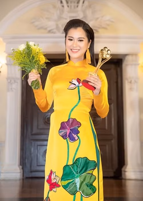 Lâm Vỹ Dạ từng vượt mặt danh hài Hoài Linh, Trấn Thành và 2 nghệ sĩ hài trẻ Huỳnh Lập và Xuân Nghị để giành chiến thắng hạng mục Diễn viên hài được yêu thích nhất ở Mai Vàng 2018. Ảnh: Thế giới điện ảnh