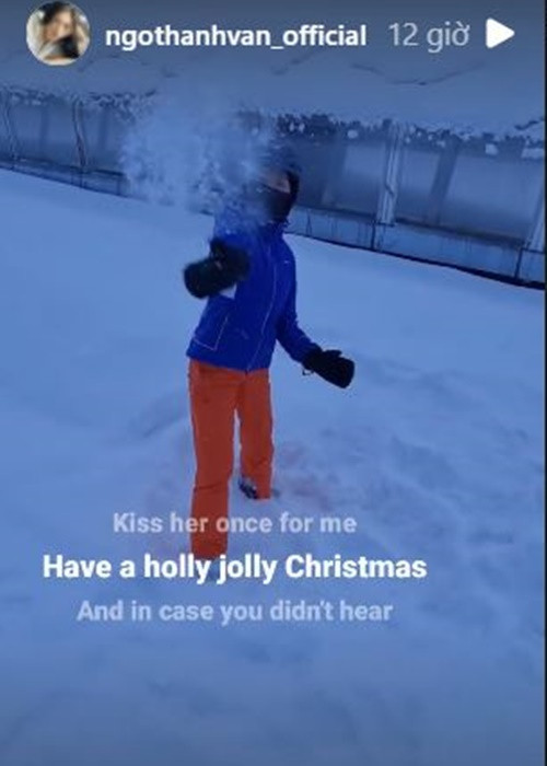 Nàng đả nữ còn trêu đùa bạn trai kém tuổi.