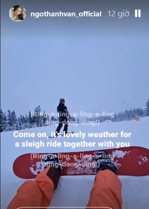 Ngô Thanh Vân quay lại khoảnh khắc Huy Trần trượt tuyết.